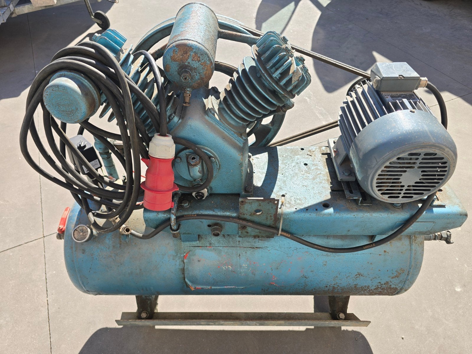 Gros compresseur pro avec nouveau moteur électrique + câble, Bricolage & Construction, Enlèvement, Utilisé, 10 bars ou plus, 100 litres ou plus