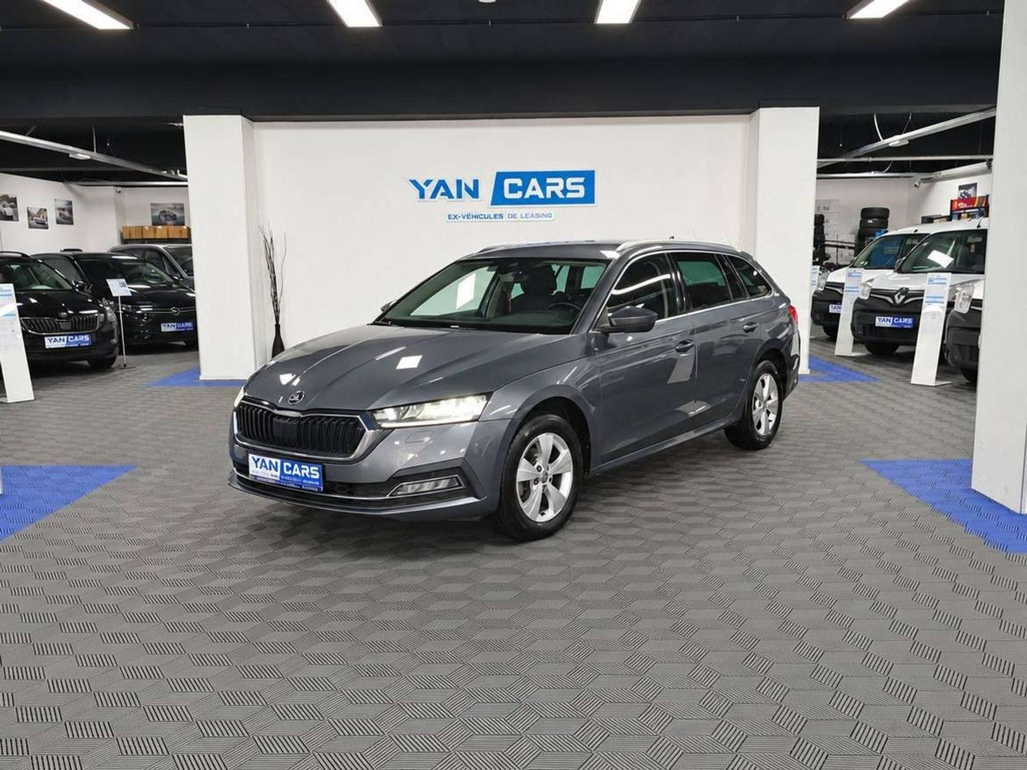 Skoda Octavia Combi 2.0 TDI 115 DSG7 Clever · Distribution, Auto's, Stof, Gebruikt, Euro 6, 4 cilinders