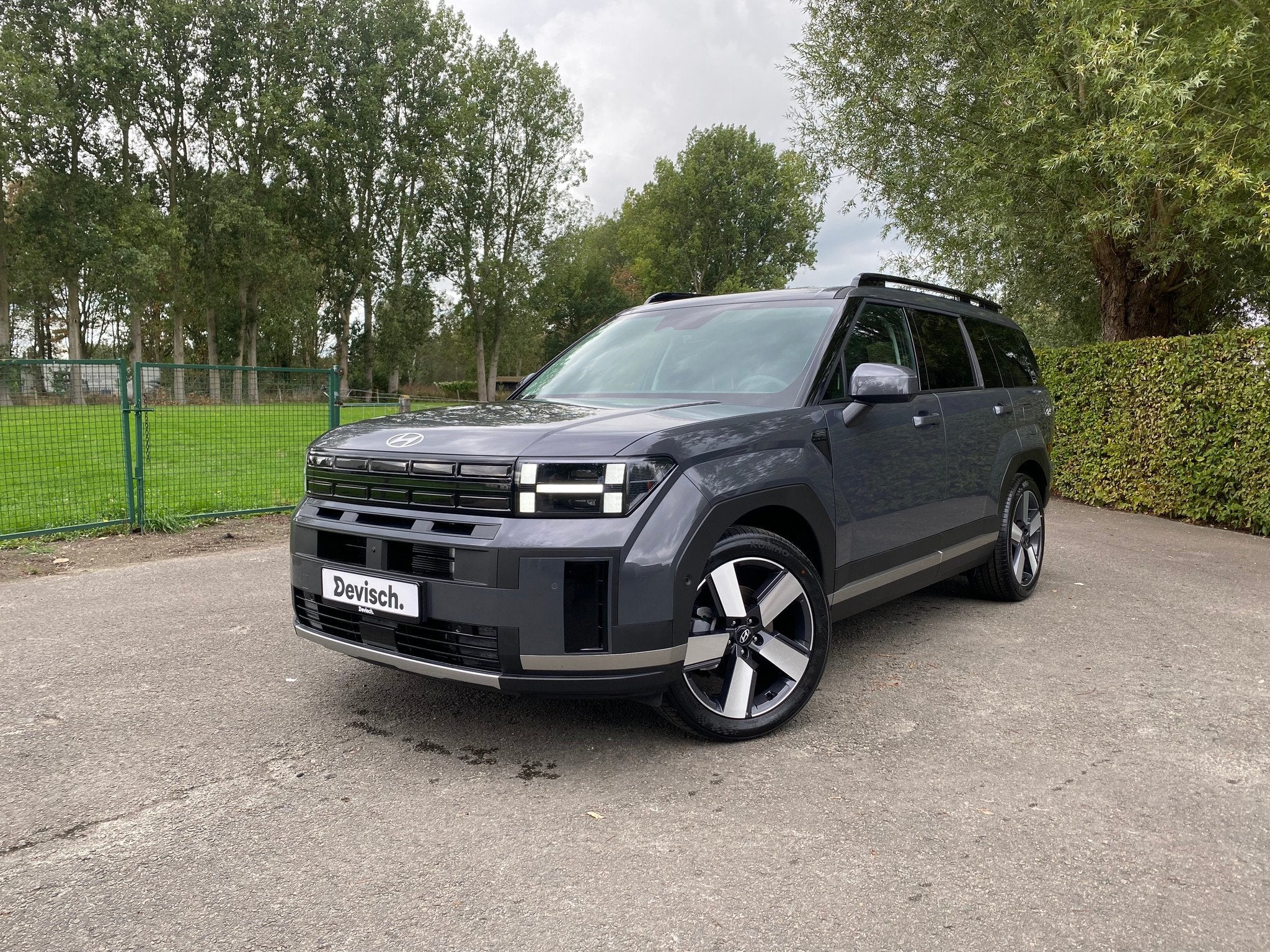 Hyundai Santa Fe PHEV 1.6 T-GDi A/T LUXURY 253 A6 7S 4WD, Auto's, Automaat, Santa Fe, Zwart, 4 cilinders