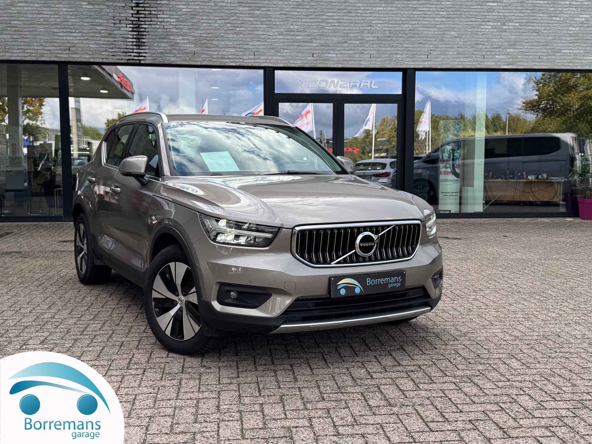 Volvo XC 40 T4 PHEV Inscription | Camera | Navi | CarPlay |, Auto's, 0 min, 0 kg, Bedrijf, Hybride Elektrisch/Benzine