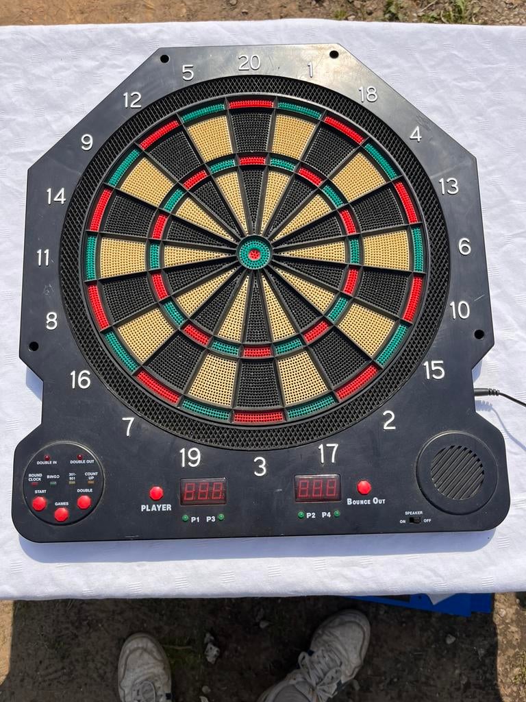 Elektronisch dartsbord + 3 pijltjes, Ophalen, Zo goed als nieuw, Elektronisch