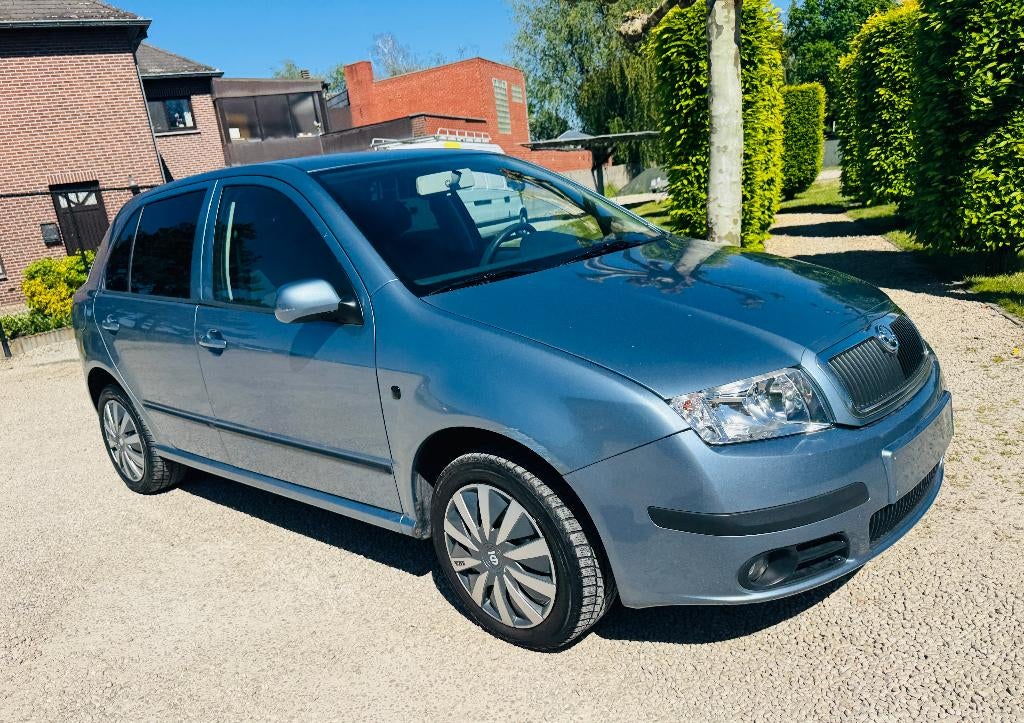 MOOIE SKODA FABIA 1.2 BENZINE AIRCO GEKEURD, Auto's, Skoda, Voorwielaandrijving, Stof, Parkeersensor, 1198 cc