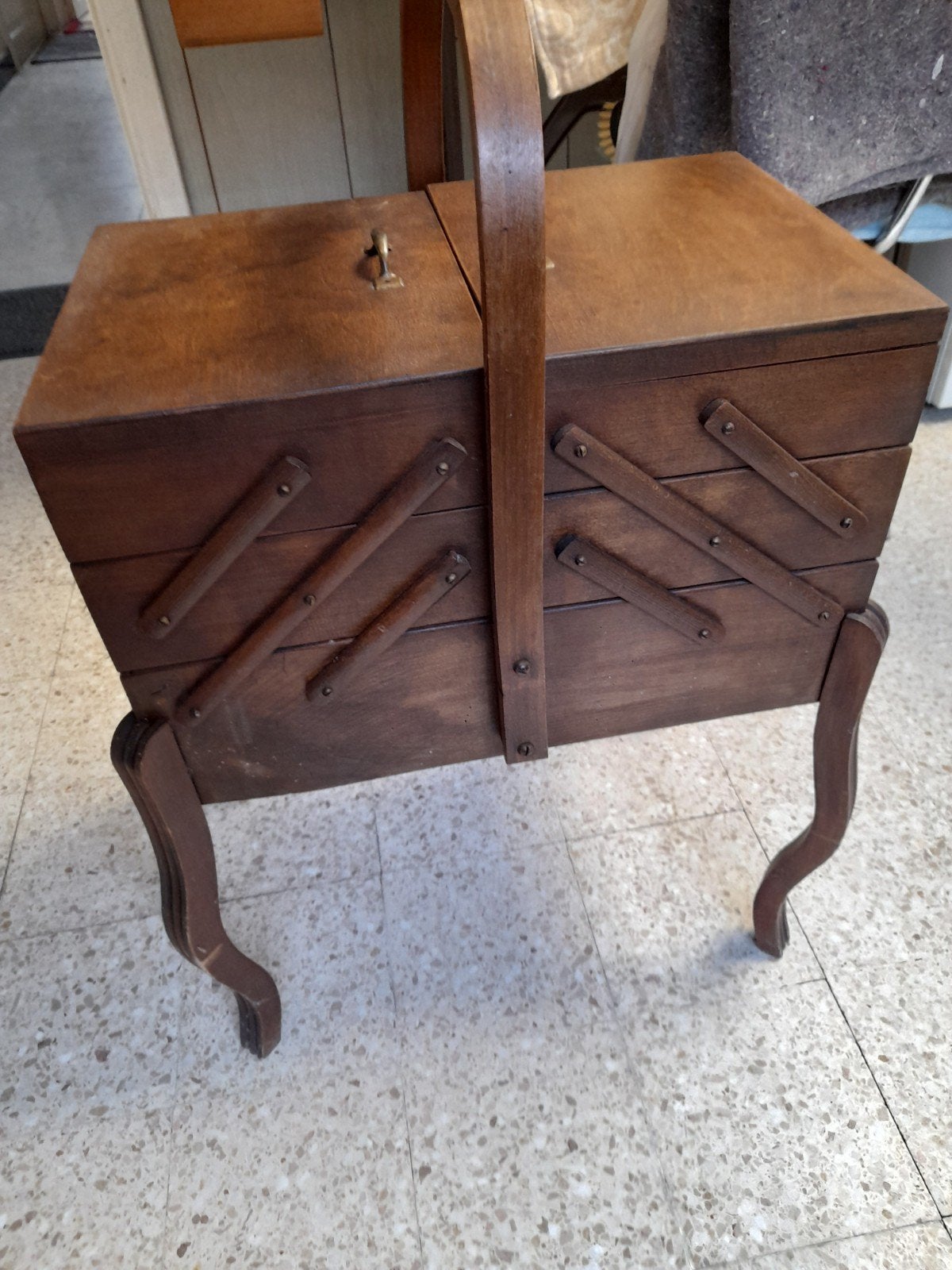 Naaikastje, op poten, perfecte staat , houten, antiek, Ophalen, Gebruikt, Breien of Haken, Overige typen