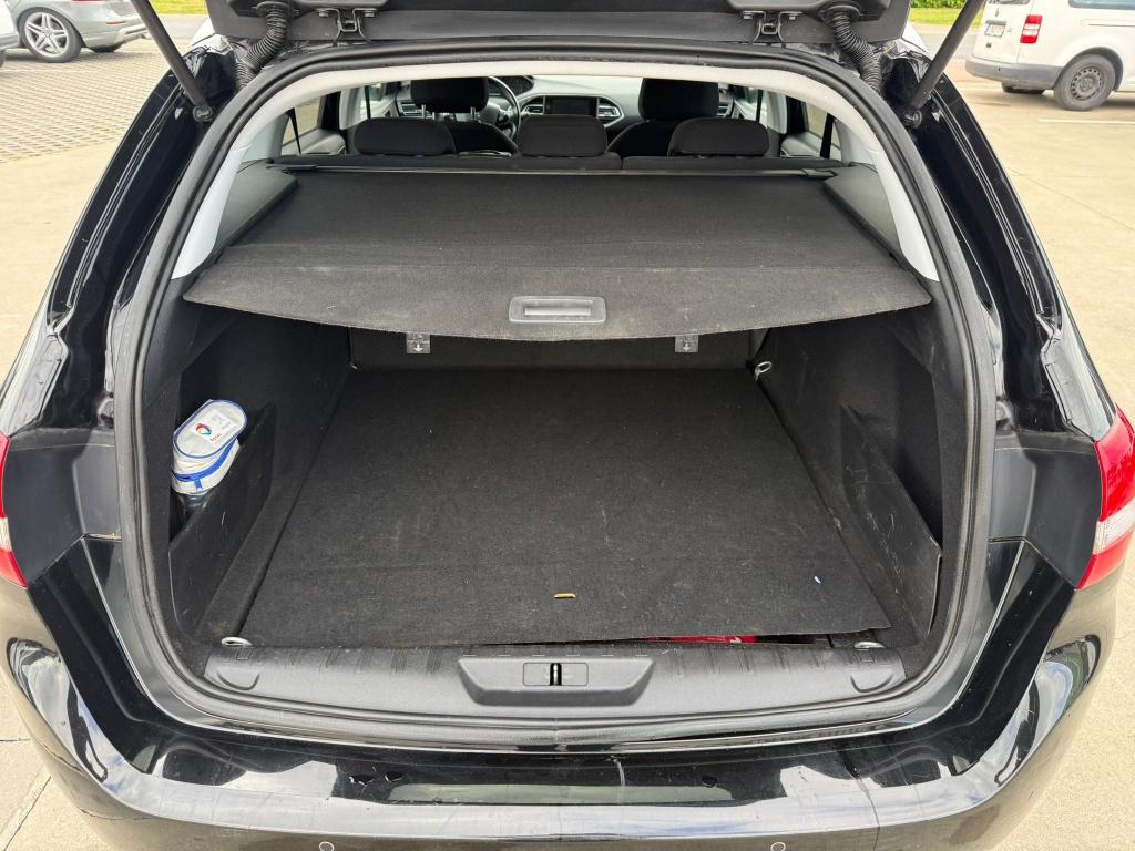 Peugeot 308 (Stock ID 26132) — 9