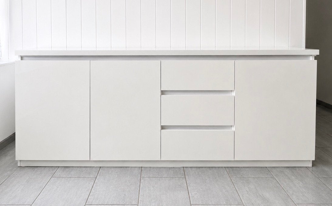 Grote witte dressoirkast 220 cm – veel opbergruimte, Ophalen, Zo goed als nieuw