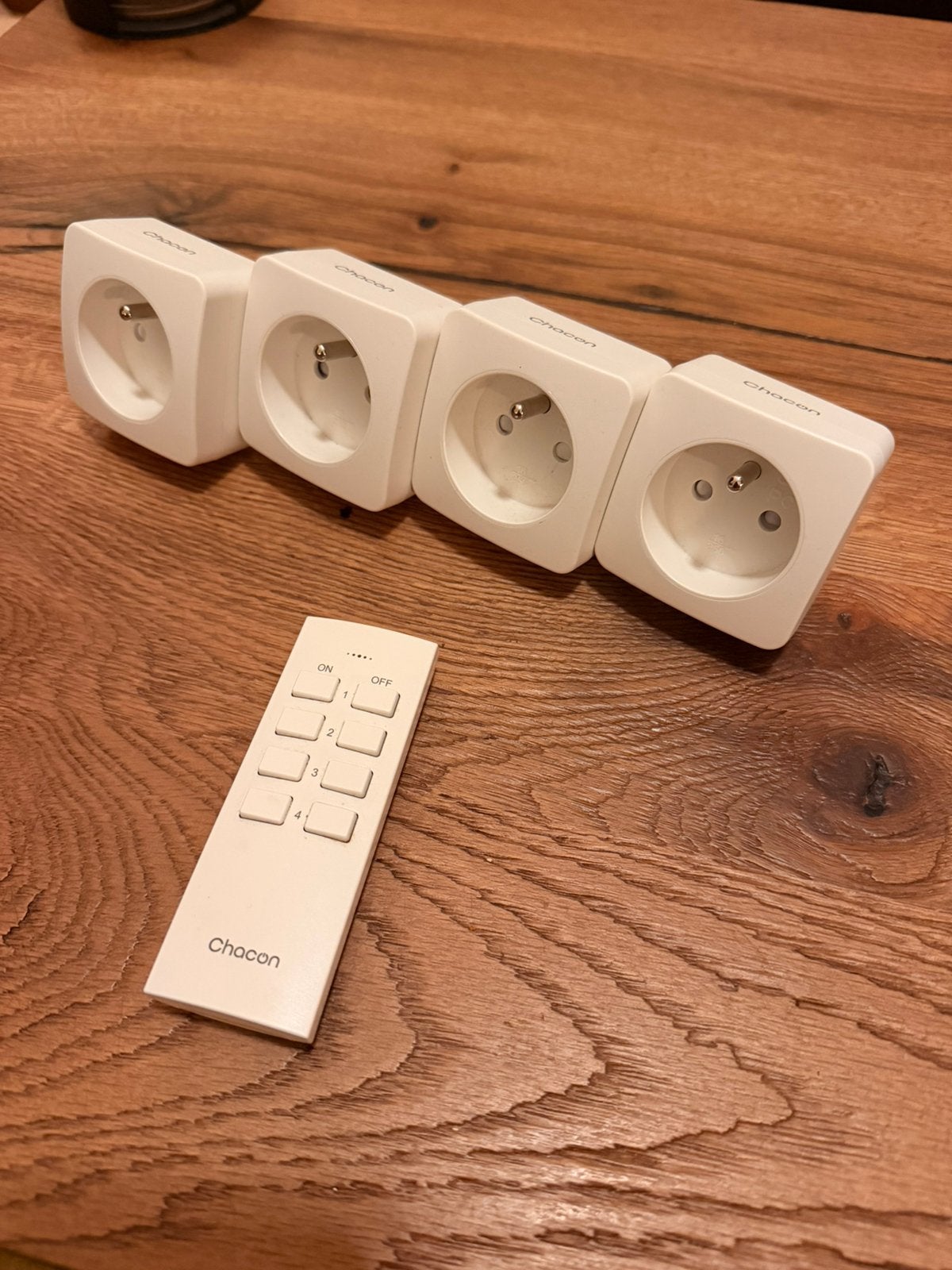 Chacon smart stopcontacten met afstandstandsbedieining, Ophalen, Zo goed als nieuw