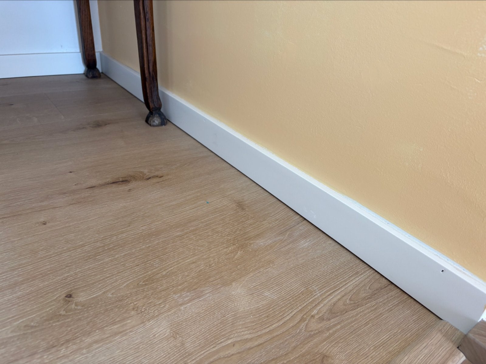 Plinthes à peindre Pergo pour parquet, Bricolage & Construction, Plinthes & Finitions, Neuf, Synthétique, 200 à 250 cm, Plinthes