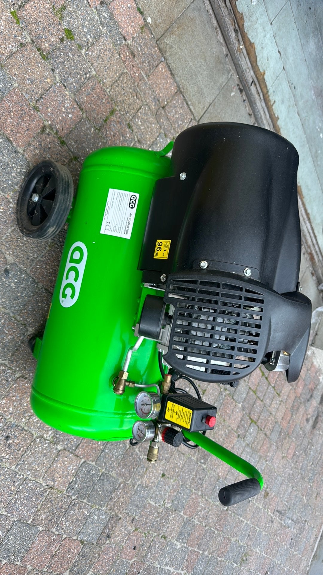 Compressor nieuw, Doe-het-zelf en Bouw, Ophalen, Zo goed als nieuw