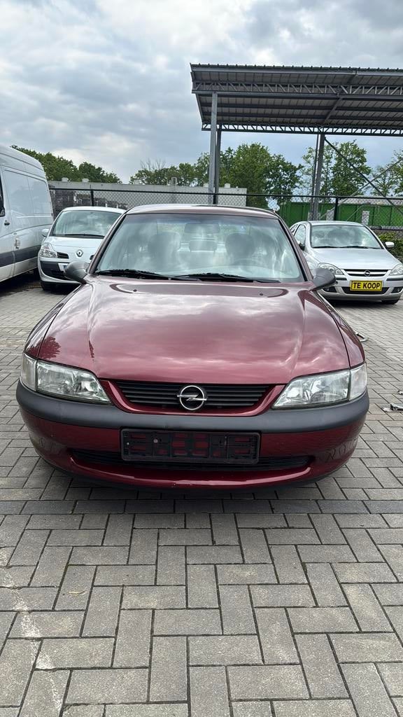 Opel Vectra 1600 benz bj 1997, Auto's, Voorwielaandrijving, 4 deurs, Vectra, Bedrijf