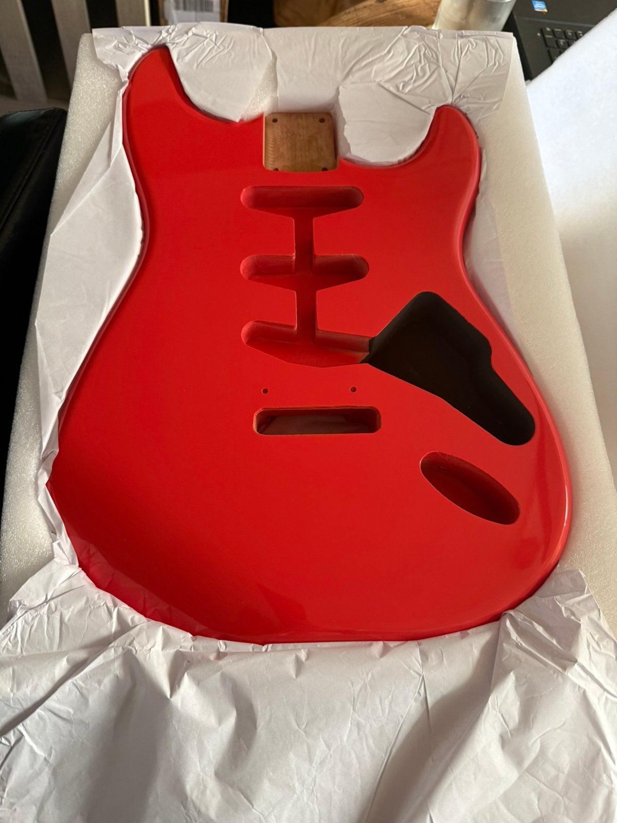 Stratocaster body Fiesta red Nitro Glans 2 delig, Muziek en Instrumenten, Verzenden, Nieuw, Elektrische gitaar
