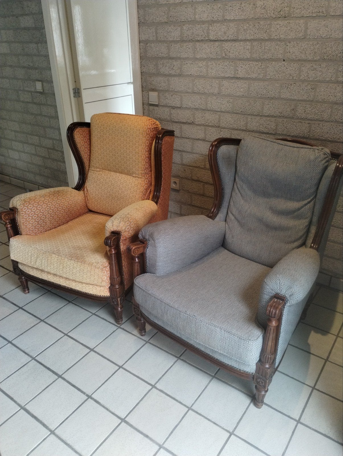 Antieke eenpersoons zetels, Ophalen