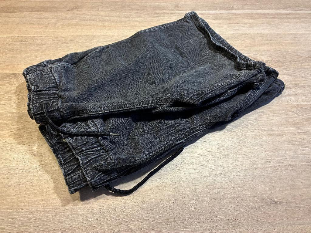 Twee H&M pull on jeansshorts (9-10j), Kinderen en Baby's, Kinderkleding | Maat 140, Gebruikt, H&M, Jongen, Ophalen