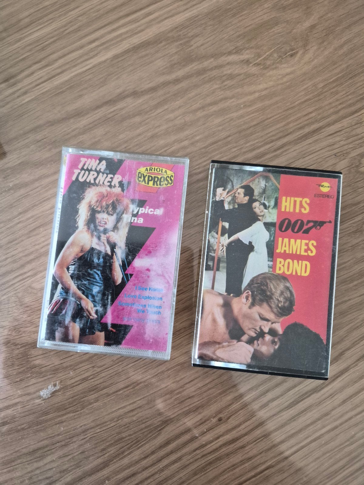 Cassette de James Bond - Tina Turner, Enlèvement ou Envoi