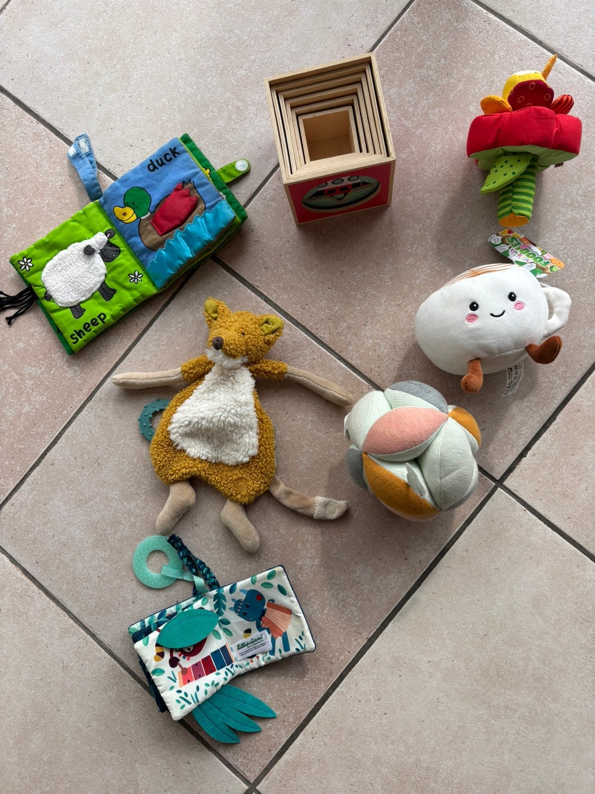 Selectie mooi speelgoed baby, Enfants & Bébés, Jouets | Jouets de bébé, Enlèvement ou Envoi, Comme neuf