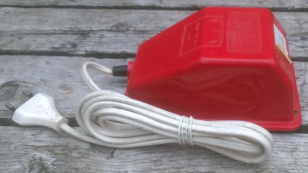 Transformator 230 Volt - 6 Volt, 2 Ampere, Ophalen of Verzenden, Gebruikt