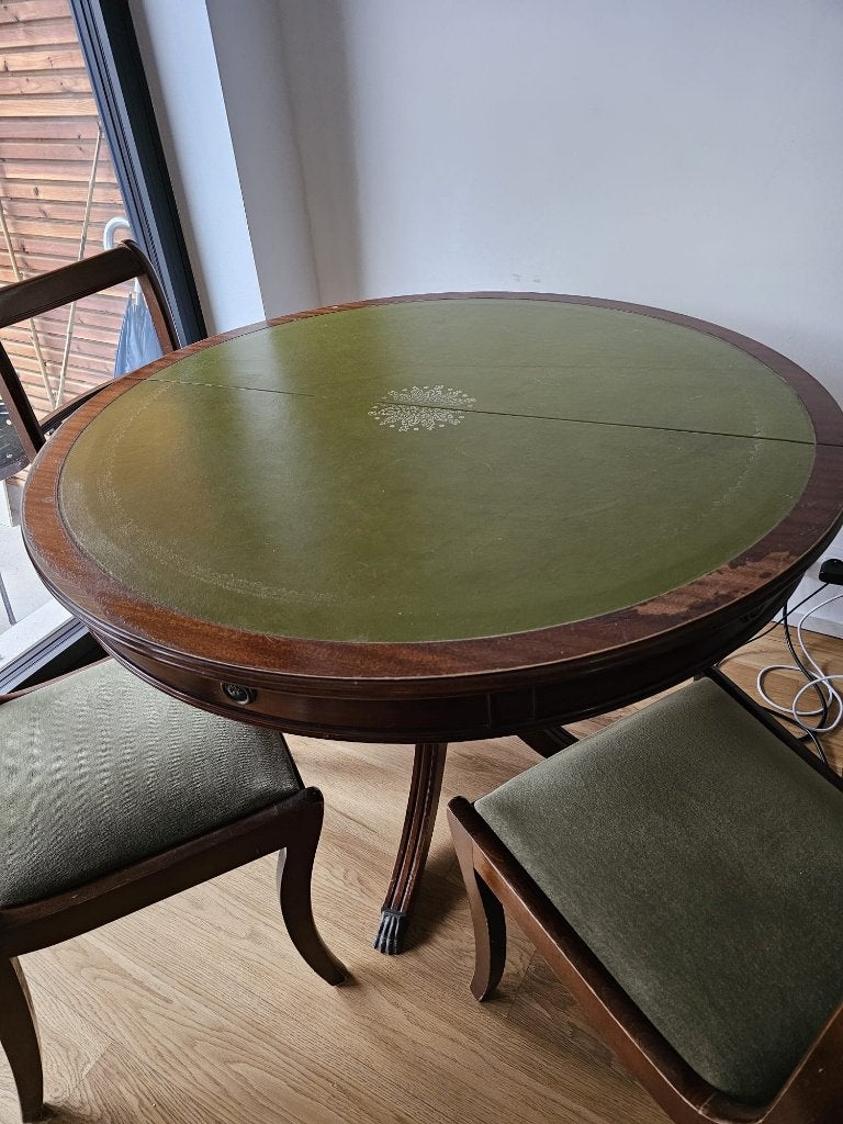 Ensemble Table Ronde "Drum Table" & 4 Chaises Vert Olive, Enlèvement