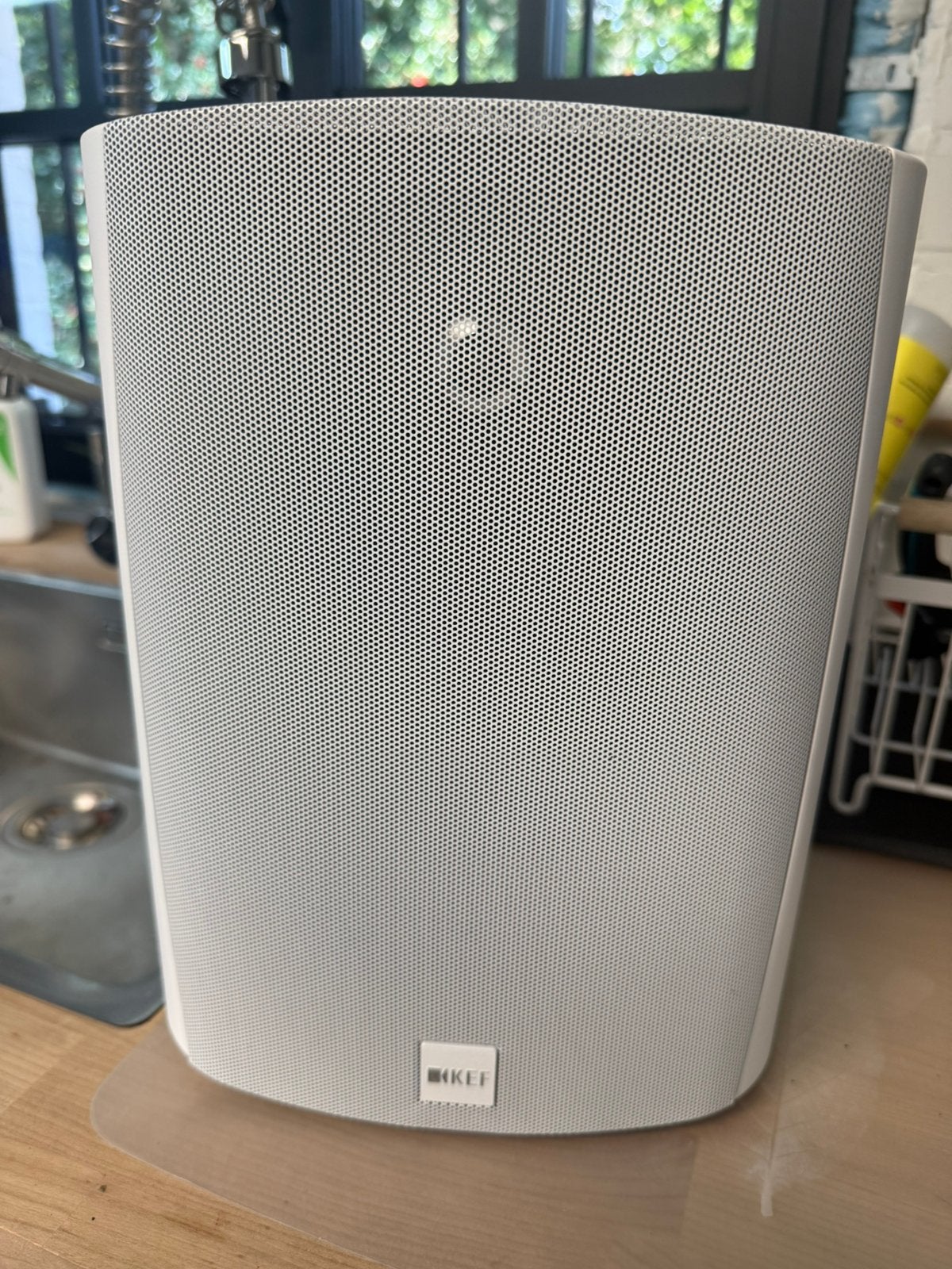 KEF Ventura 6 buitenluidspreker – wit, met wandbeugel, Audio, Tv en Foto, Stereo speakers, 120 tot 150 watt, Ophalen of Verzenden