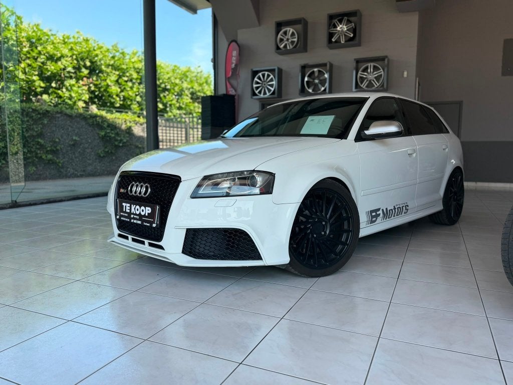 Audi RS3 8p 2.5 TFSI 2011, Auto's, Automaat, Euro 5, Zwart, RS3