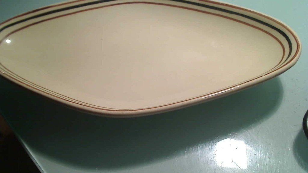 Petit plat ovale Boch Frères, Antiquités & Art, Enlèvement ou Envoi