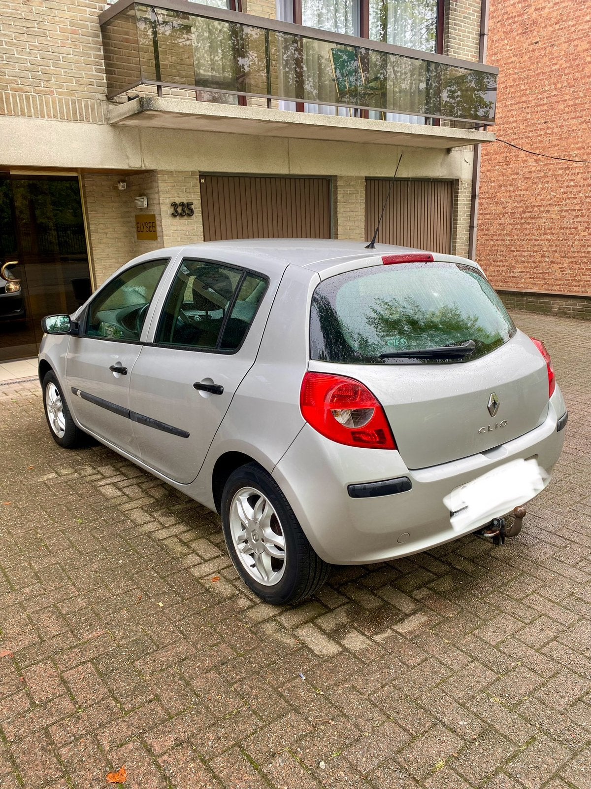 Renault Clio 1.2 Essence –Airco – Attache-remorque 2.490 €, Argent ou Gris, Achat, Noir, 5 portes