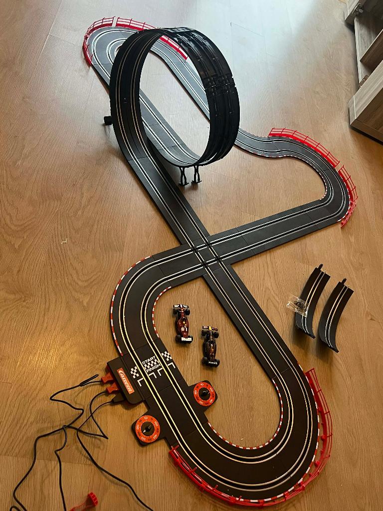 Carrera GO ! ! ! Racetrack — Kit complet, Enfants & Bébés, Jouets | Circuits, Comme neuf, Circuit, Autre propulsion, Carrera, À monter soi-même