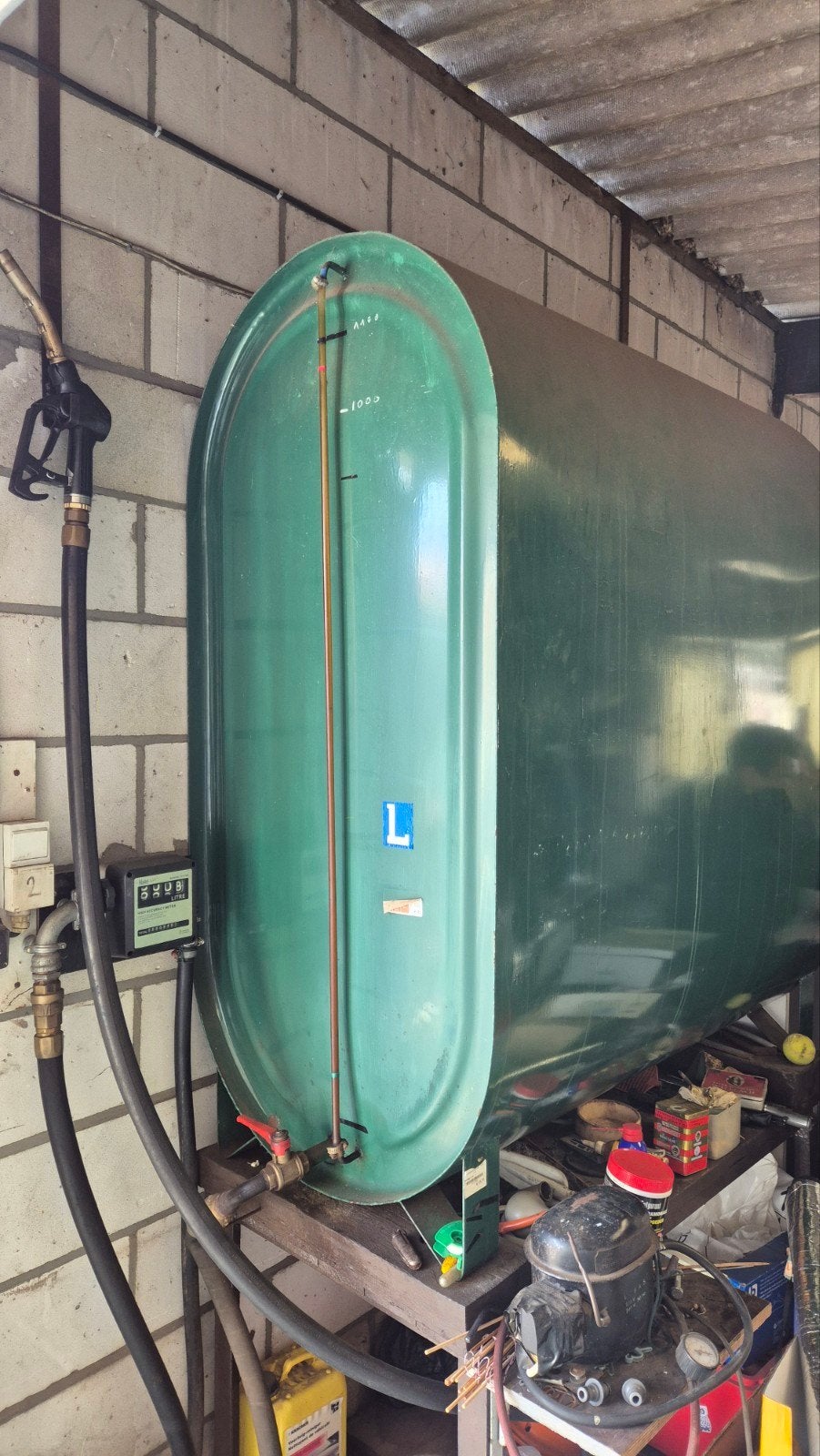 Complete Dieseltank installatie met pomp en telwerk, Ophalen