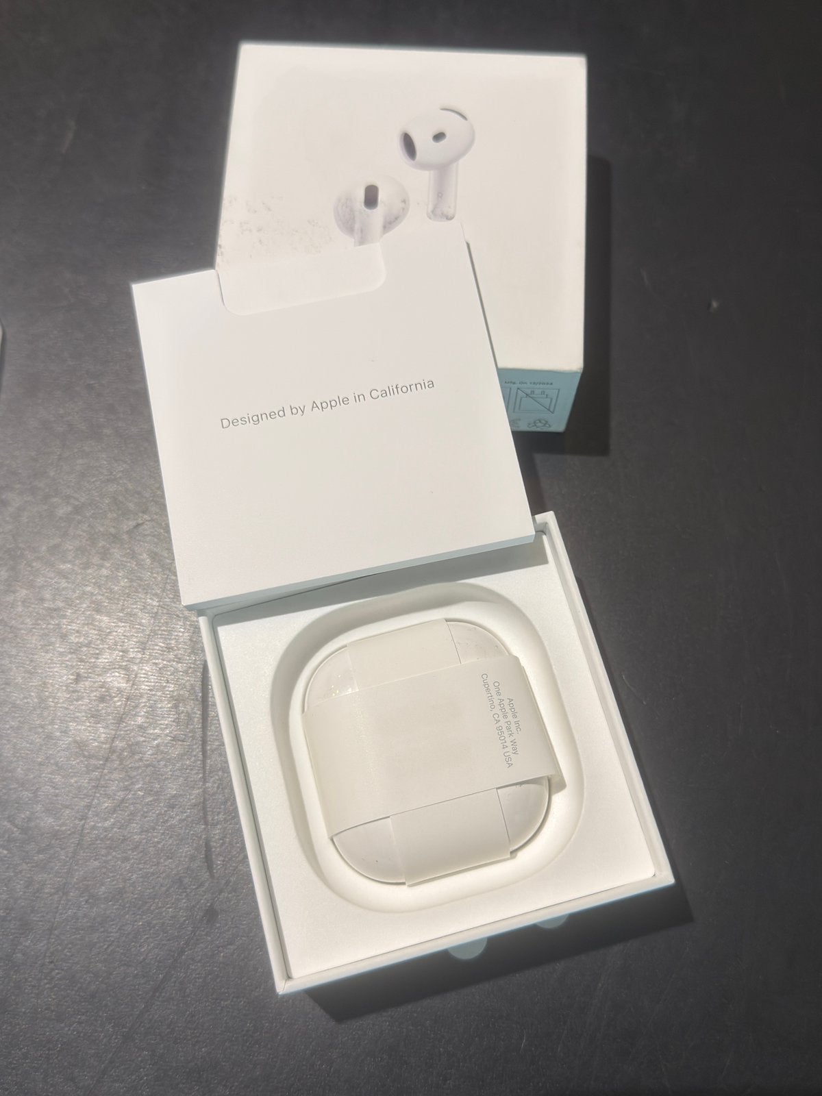 Airpod 4de generatie, Télécoms, Téléphonie mobile | Écouteurs, Détection de port, Comme neuf, Blanc, Intra-auriculaires (Earbuds)