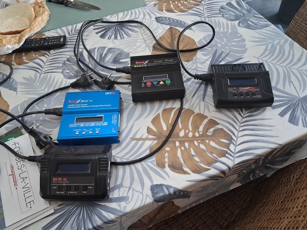 chargeur lipo, Hobby en Vrije tijd, Modelbouw | Radiografisch | Vliegtuigen, Zo goed als nieuw, Elektro, Ophalen