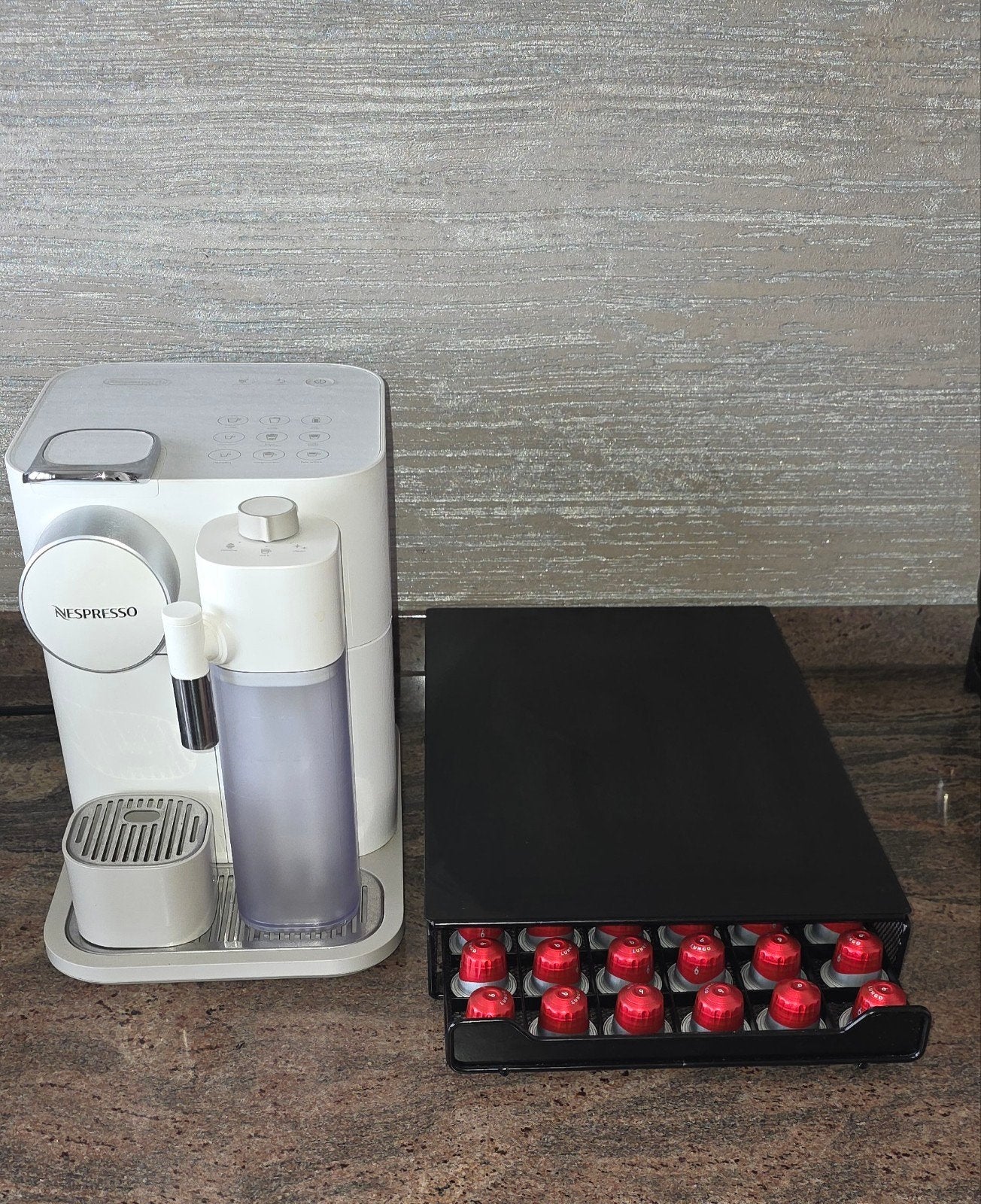 De’Longhi Nespresso Gran Lattissima volledige set 180€, Ophalen, Koffiemachine