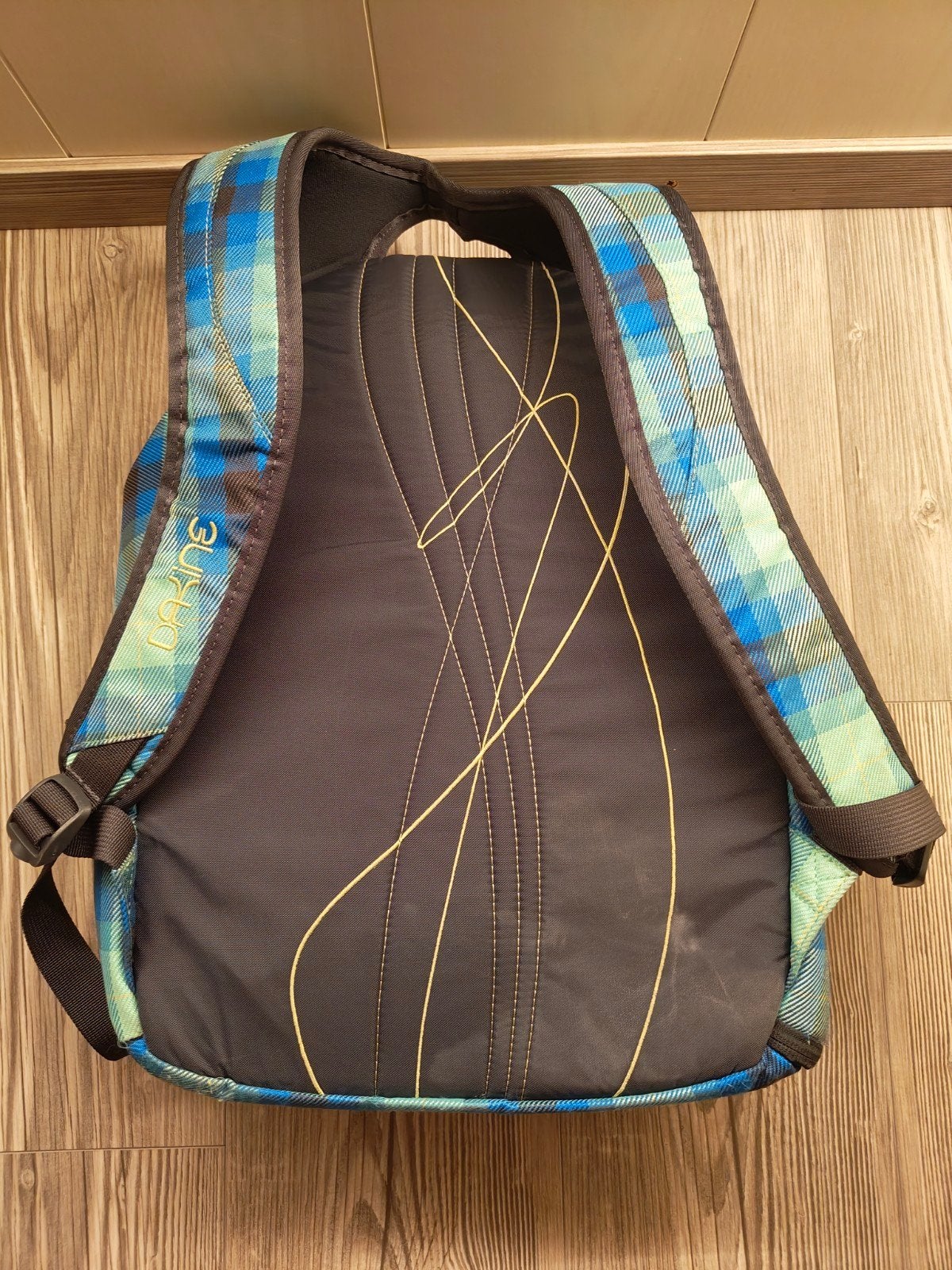 Dakine Schoolrugzak, Ophalen