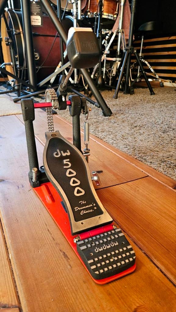 DW 5000, Musique & Instruments