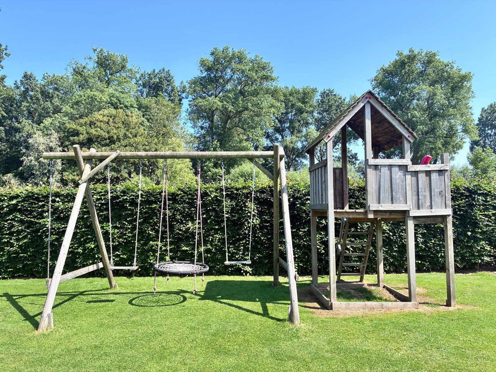 Houten boomhut met schommel, inclusief 3 schommels, Ophalen, Zo goed als nieuw, Schommel