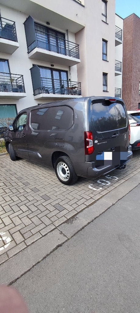 Peugeot Partner aménagé en véhicule de loisir, Argent ou Gris, Achat, 6 portes, Euro 6
