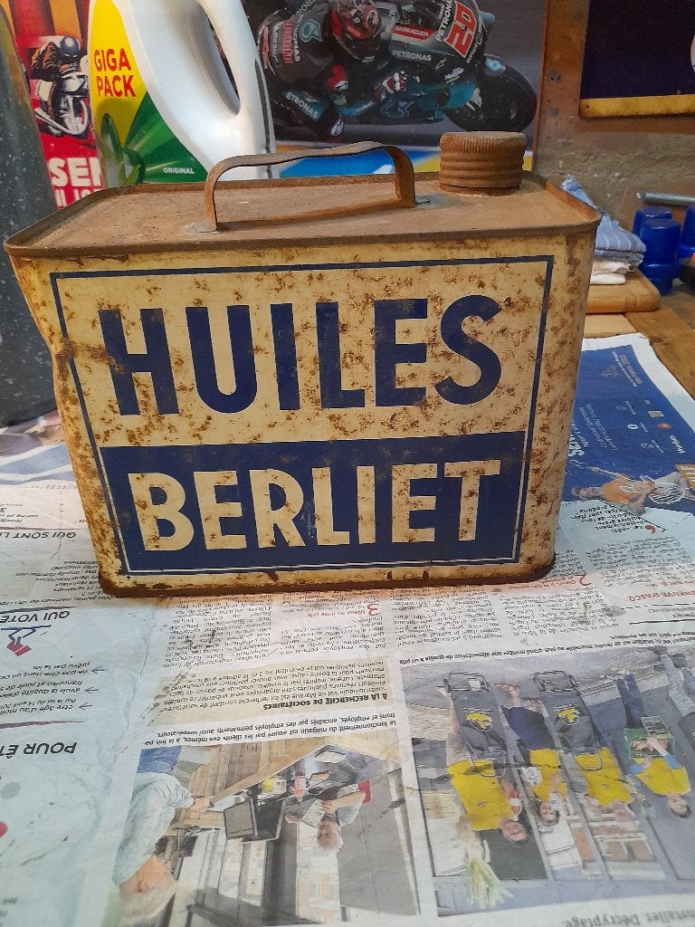 oude lege oliekan Berliet dozen hvi90 5l, Verzenden, Gebruikt, Overige typen