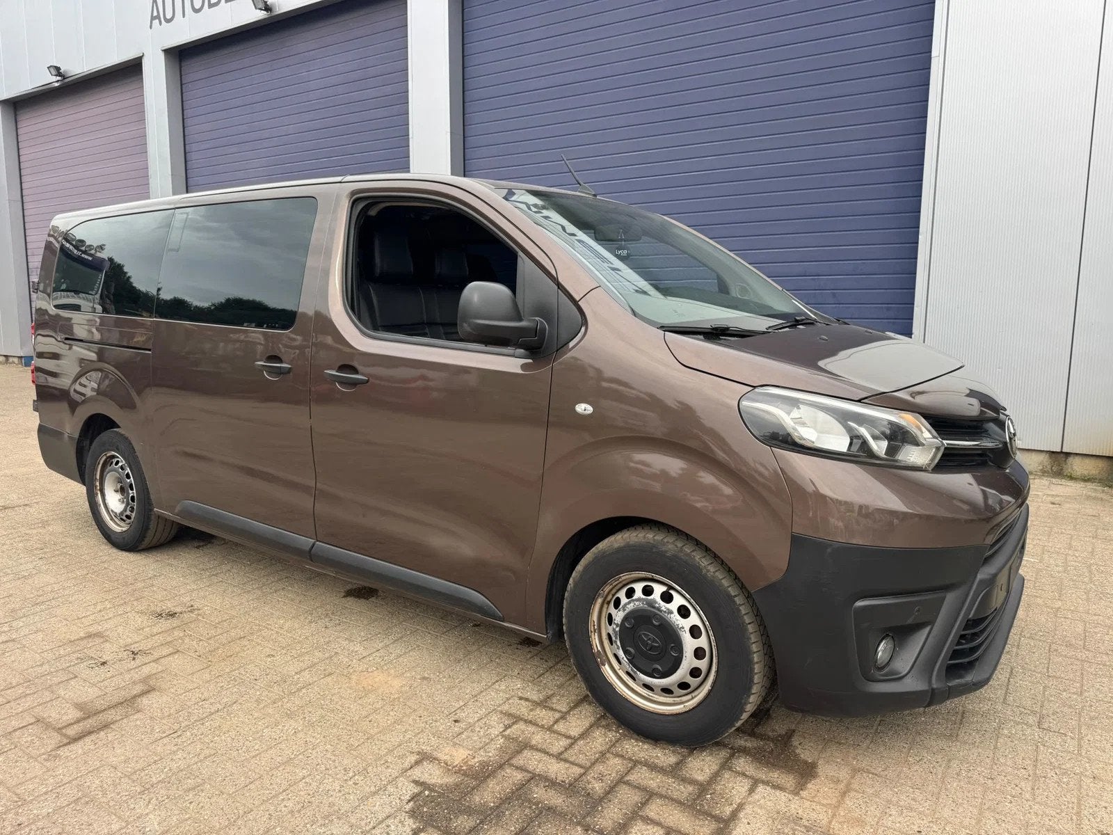 Toyota *PROACE-EURO6D-9SEATS* (bj 2020), Auto's, Overige merken, Bruin, 120 pk, 9 zetels