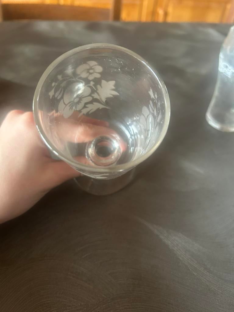 4 glazen op voet van de 19e eeuw met bloemen, Ophalen
