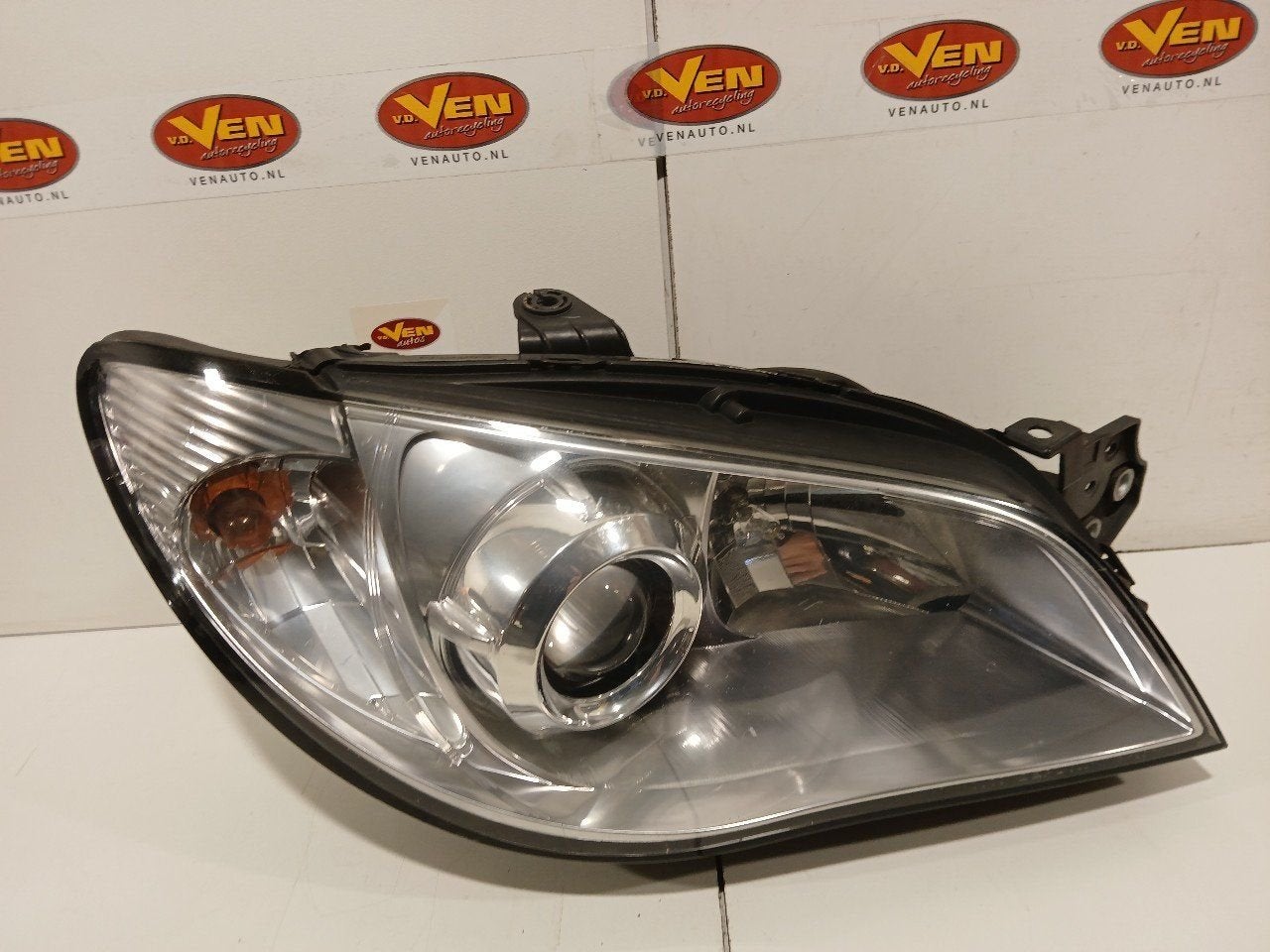 Koplamp rechts Subaru Impreza, Auto-onderdelen, Subaru, Onderdelen@venauto.nl, Van der Ven Autorecycling B.V., Gebruikt