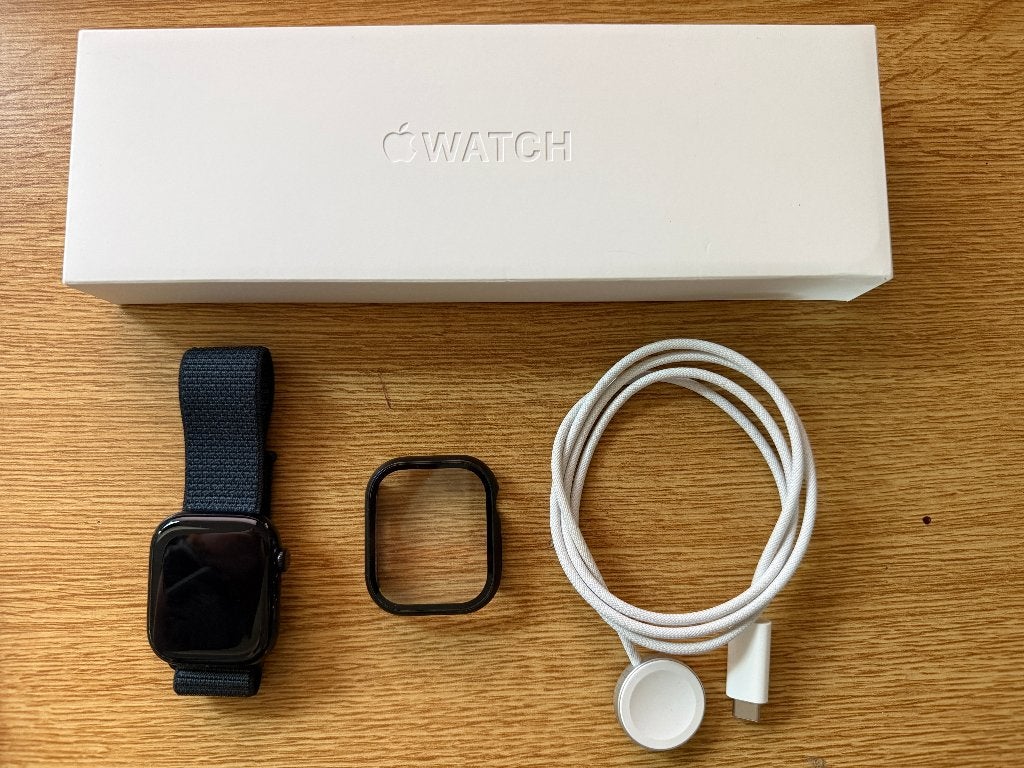 Apple Watch Serie 10 46mm GPS (noire - bracelet tissu), Enlèvement ou Envoi, GPS, Utilisé, Bleu