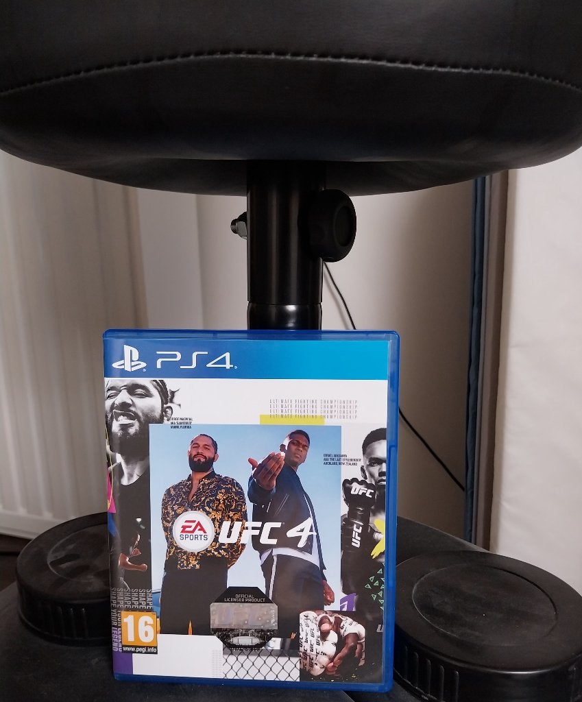 UFC 4, Online, 2 joueurs, Comme neuf, À partir de 16 ans