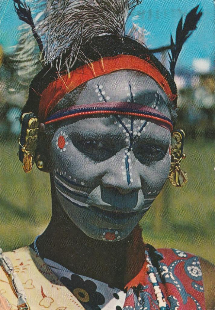 FOLKLORE -  Keniaanse Danseres  + Mooie postzegels !, Verzamelen, Postkaarten | Themakaarten, Verzenden, 1980 tot heden, Gelopen