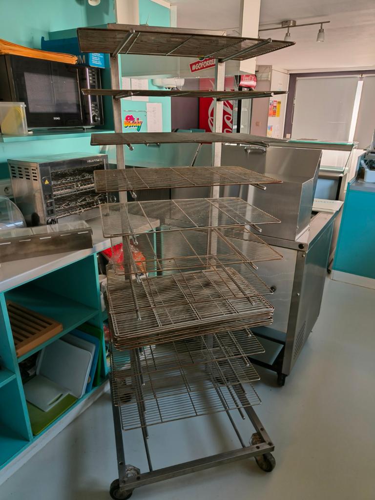 Bakkerijrek + platen, Ophalen
