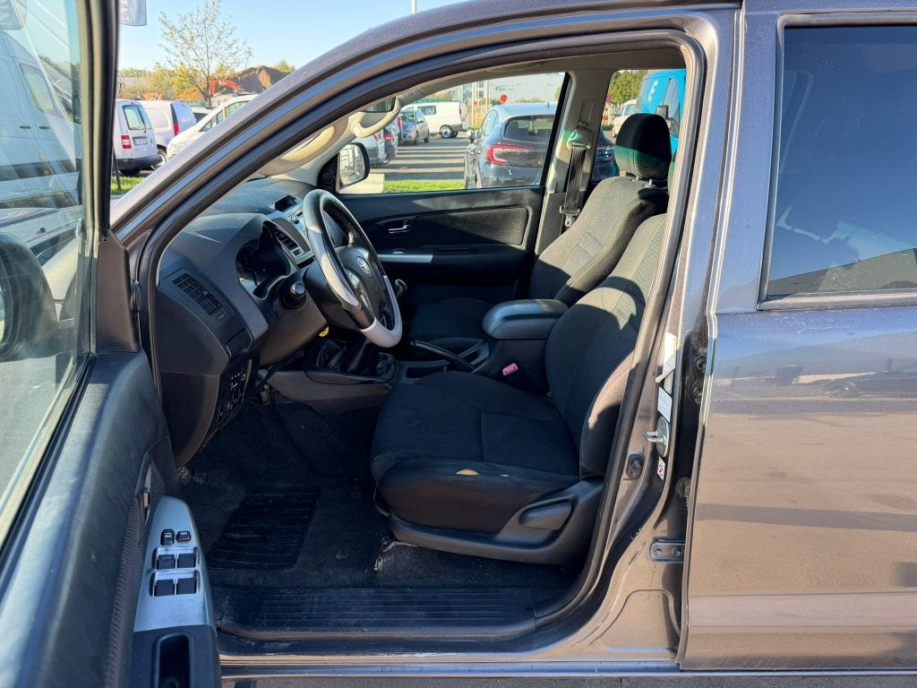 Toyota Hilux ( Stock ID 41769) — 18