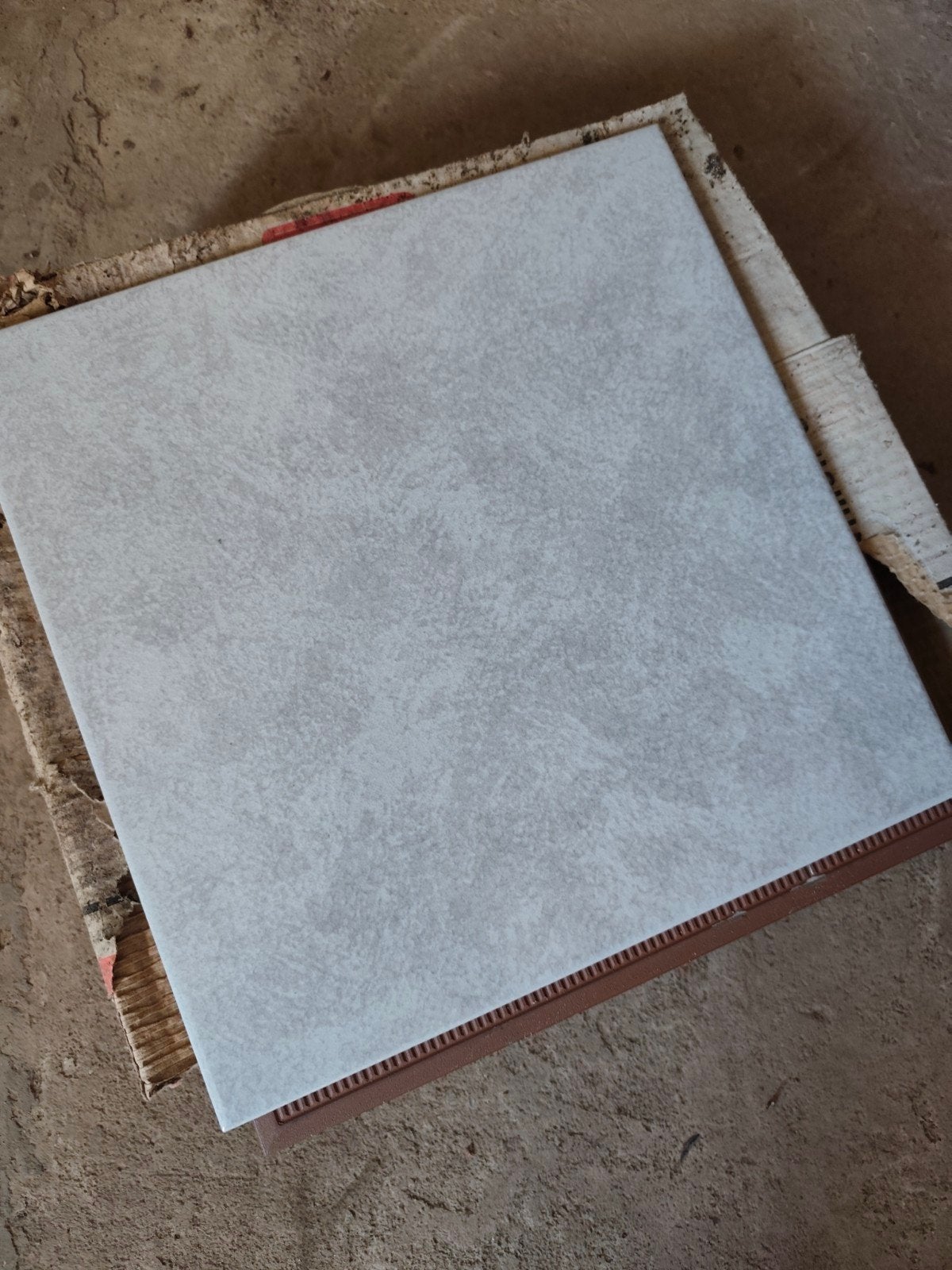 carrelage sol gris - 1 boîte, Enlèvement