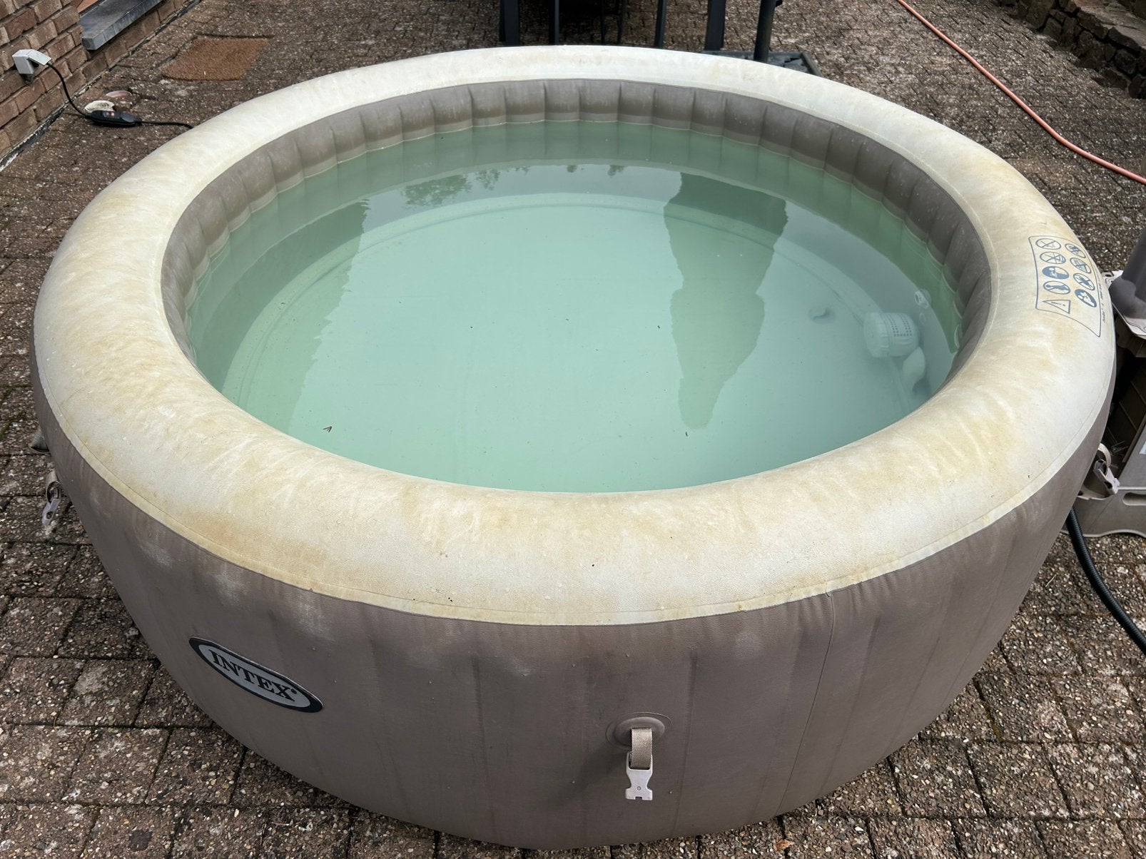 Cuve de jacuzzi Intex 4 personnes, Jardin & Terrasse, Enlèvement, Utilisé, Gonflable