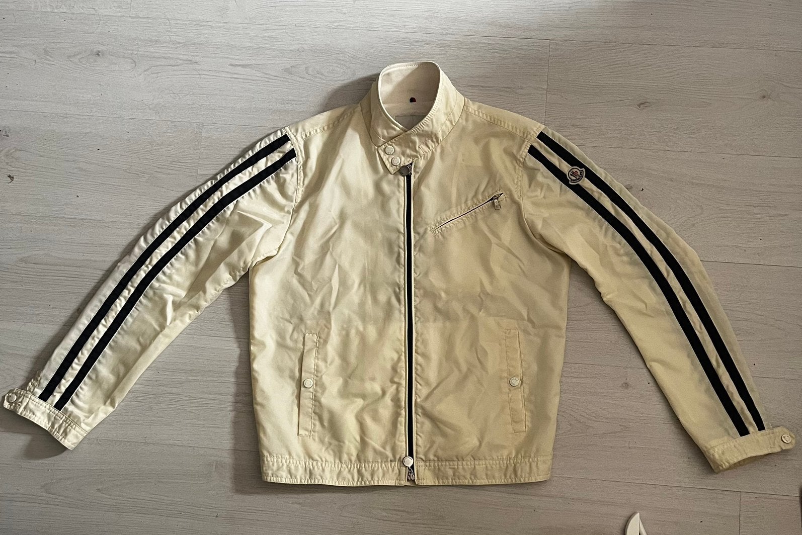 Moncler jacket beige, summer, racer style, size M, Kleding | Heren, Ophalen of Verzenden, Zo goed als nieuw, Maat 48/50 (M), Beige