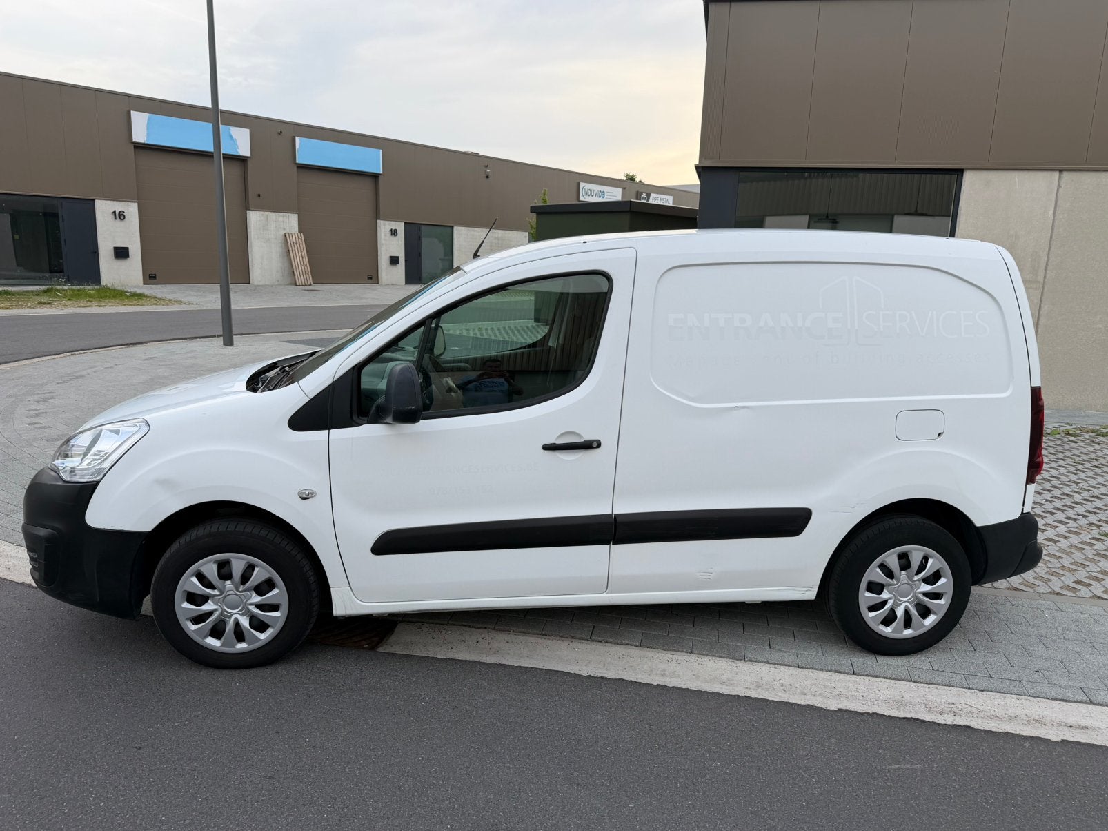 Te koop Peugeot Partener :1.6HDI:airco!!!!!!, Auto's, Bestelwagens en Lichte vracht, Bedrijf, Te koop, Peugeot