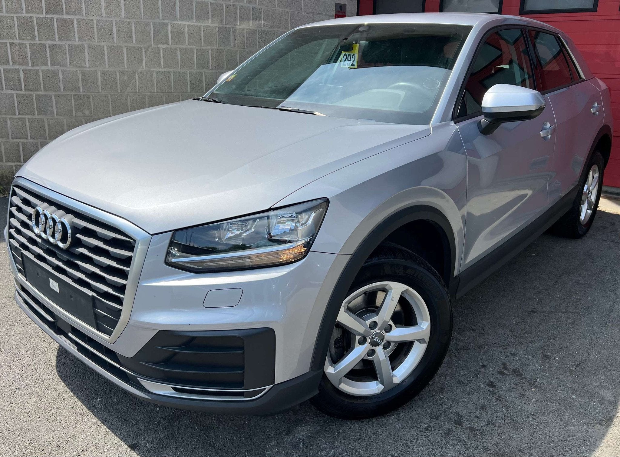 Audi Q2 1.0 TFSI Design S tronic + CAR-PASS + GARANTIE + NAV, Auto's, Automaat, Gebruikt, 116 pk, Bedrijf