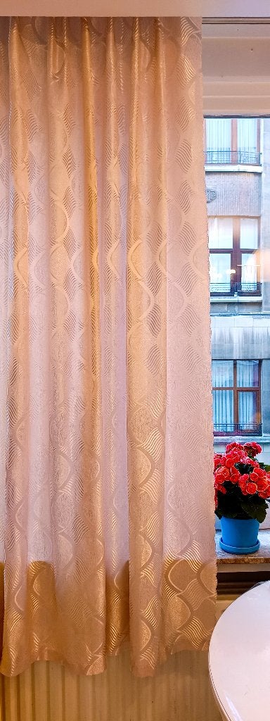 2 curtains/drapes. Rose color. High 220 cm, wide 145 cm, Vintage, Roze, Ophalen of Verzenden, Zo goed als nieuw