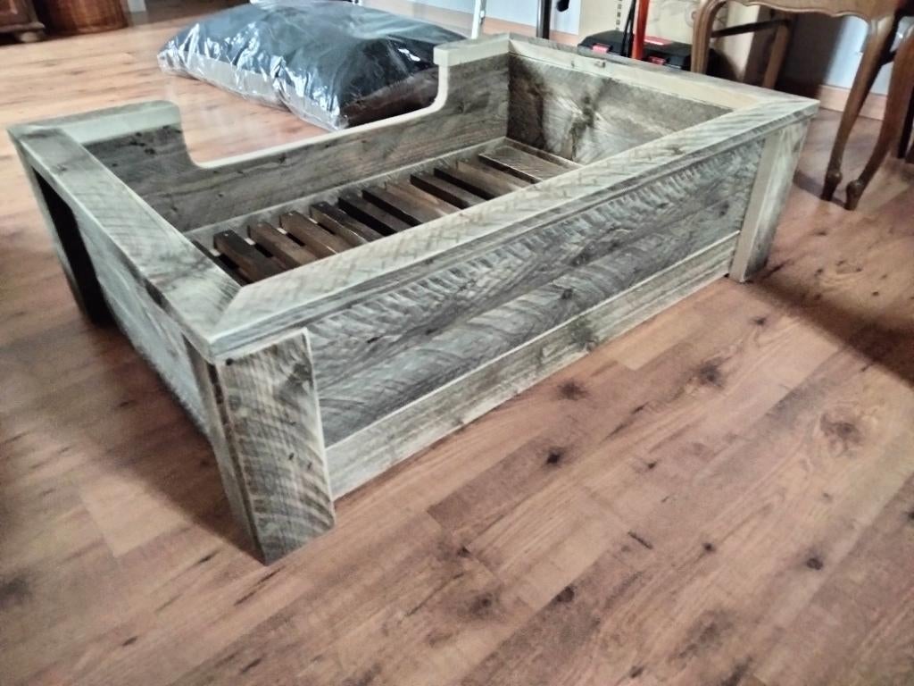 Te koop mooie houten hondenmand, Dieren en Toebehoren, Hondenmanden, Ophalen, Nieuw, Overige