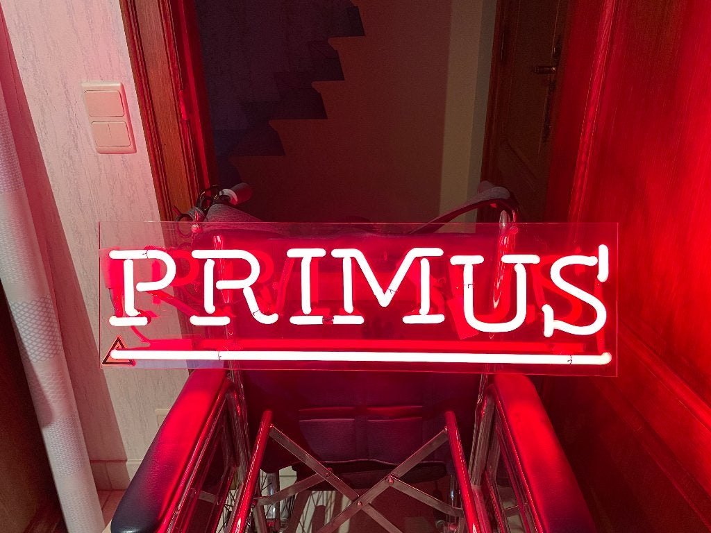 lichtreclame Neon Primus, Verzamelen, Merken en Reclamevoorwerpen, Ophalen, Gebruikt, Lichtbak of (neon) lamp